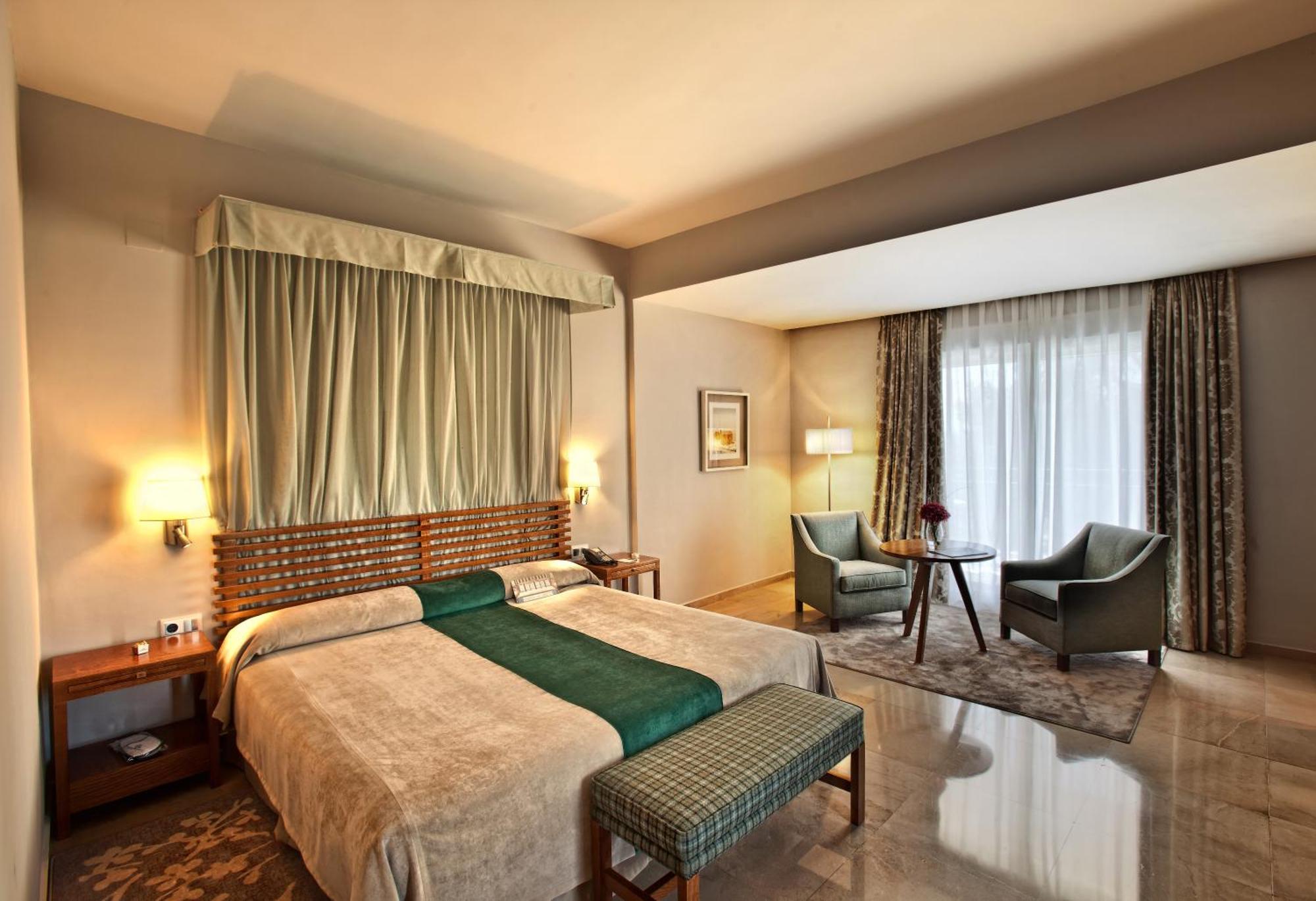Junior Suite,1431785476:JPEG