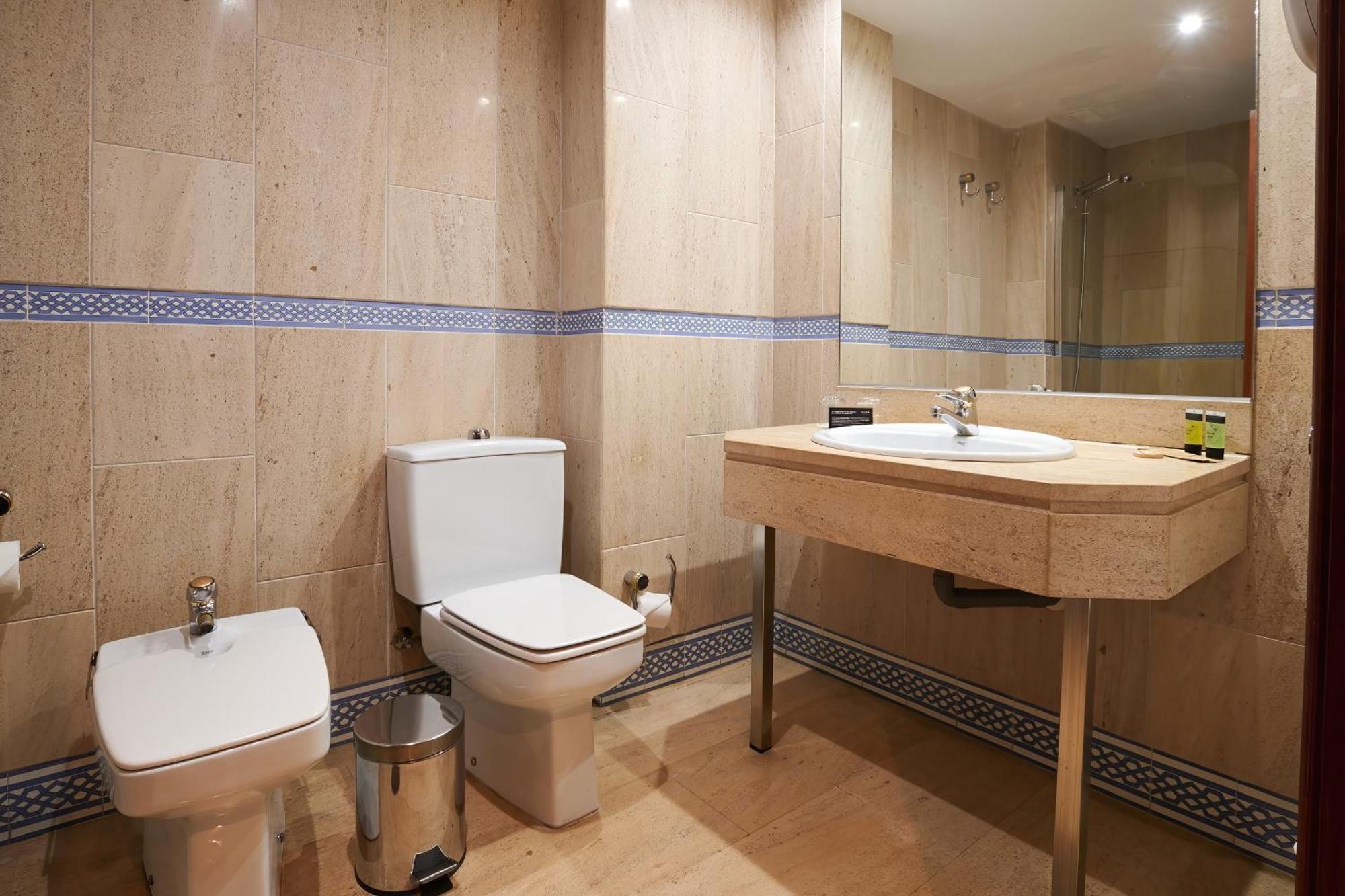 Chambre Triple avec Parking